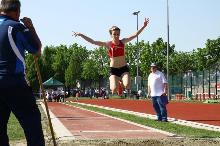tv-9-10-apravato-lungo.jpg