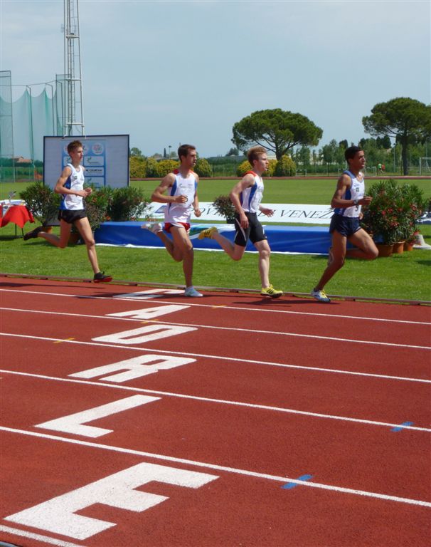 caorle_2011_passaggio_nei_1500_metrib.jpg