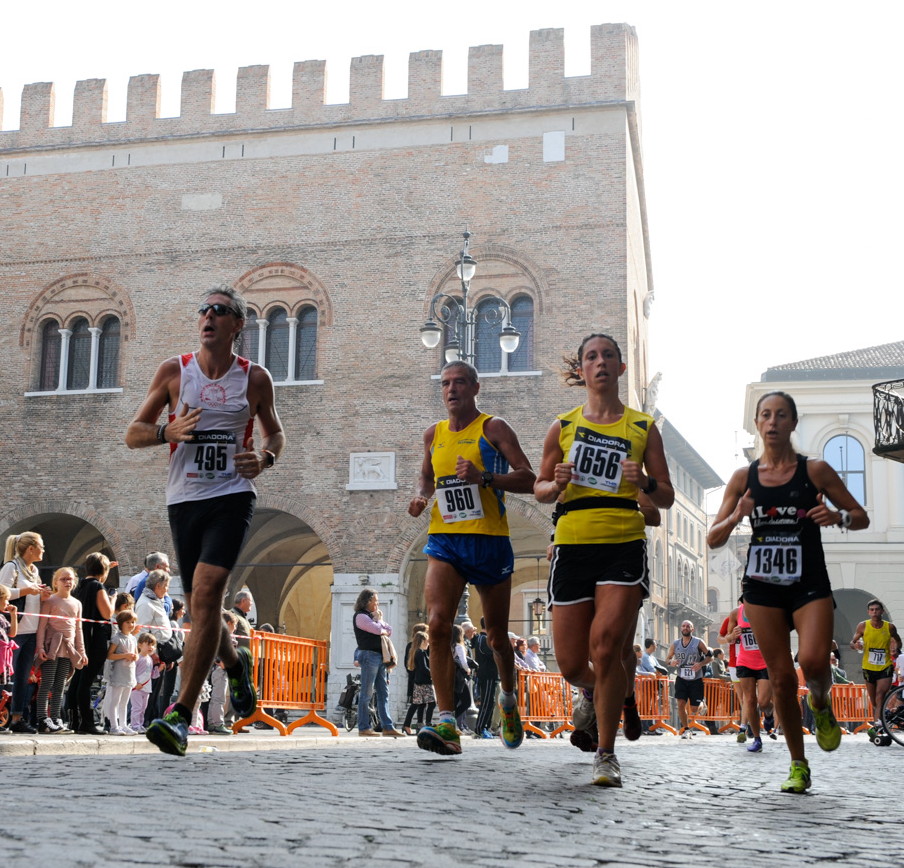 thm14_passaggio_in_piazza_dei_signori_b.jpg